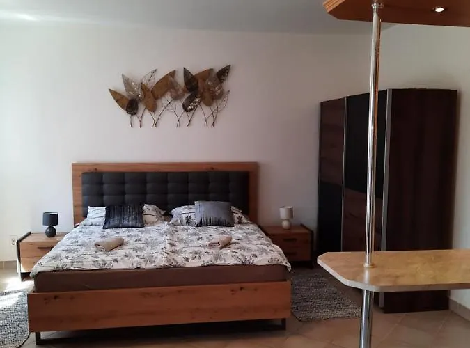 Crazy Frog Gambrinusz Ii. Апартаменты Хайдусобосло